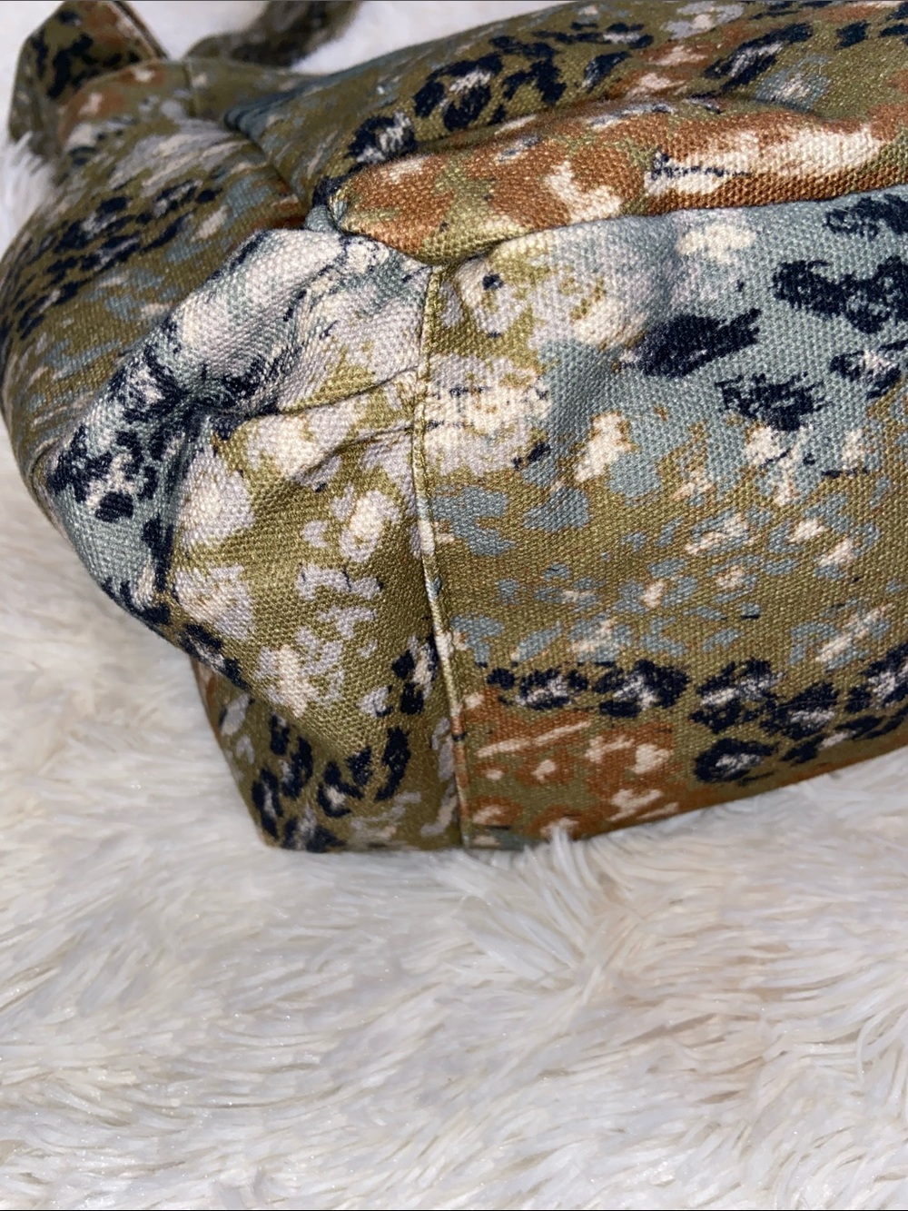 Free People The Hive Carryall Olive Multi Camouflage Crossbody Bag large EUC - Picture 5 of 14